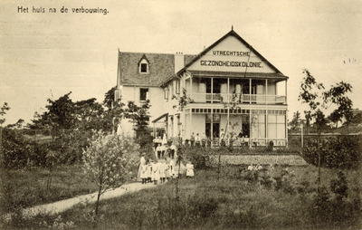 606680 Gezicht op de Utrechtsche Gezondheidskolonie (Duinweg 35) te Bosch en Duin (gemeente Zeist), na de verbouwing.